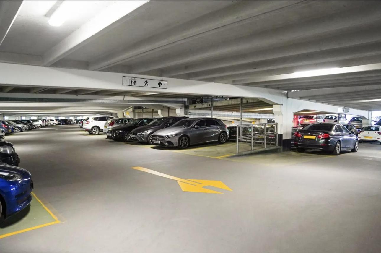Deluxe City Modern Apt&Free Parking No Balcony Leeds  Esterno foto